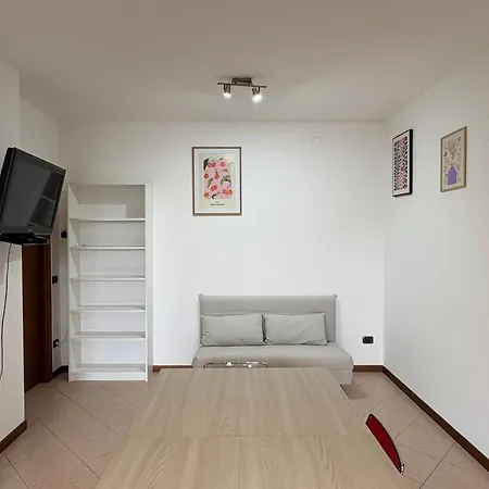Апартаменты Garden Jacuzzi House Верона